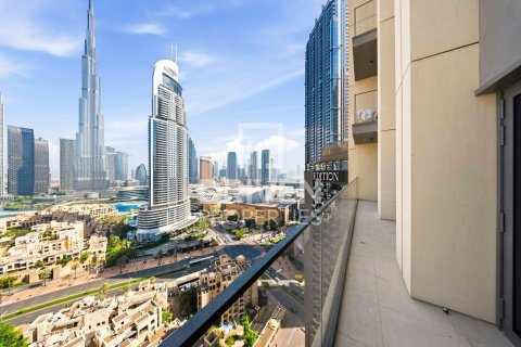 Apartment in Burj Royale, Downtown Dubai (Downtown Burj Dubai), Dubai 2 bedrooms, 98.2 sq.m. № 128253 - photo 16