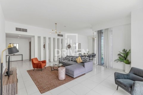 Apartment in Al Satwa, Dubai 3 bedrooms, 222.97 sq.m. № 128188 - photo 6