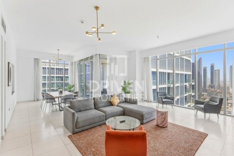 Apartment in Al Satwa, Dubai 3 bedrooms, 222.97 sq.m. № 128188 - photo 8
