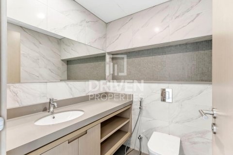 Apartment in Al Satwa, Dubai 3 bedrooms, 222.97 sq.m. № 128188 - photo 16