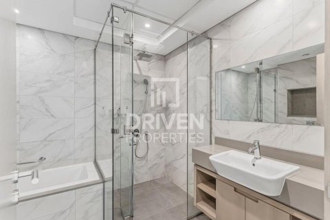Apartment in Al Satwa, Dubai 3 bedrooms, 222.97 sq.m. № 128188 - photo 18