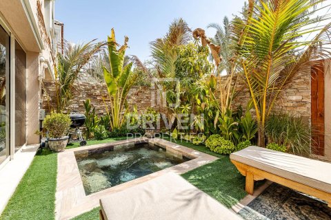 Adosado en Al Andalus, Jumeirah Golf Estates, Dubai, 2 dormitorios, 134.43 m², № 127893