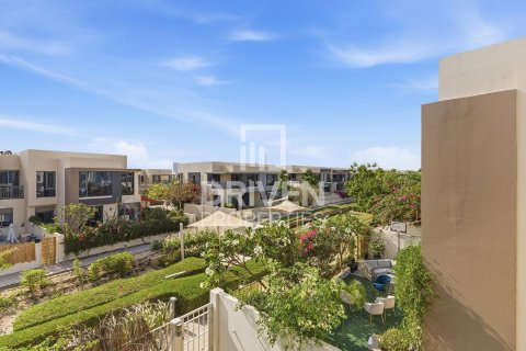 Снять в аренду виллу в Maple at Dubai Hills Estate, Дубай Хилс Эстейт, Дубай: 3 спальни, 192.5м², № 127873 - фото 26
