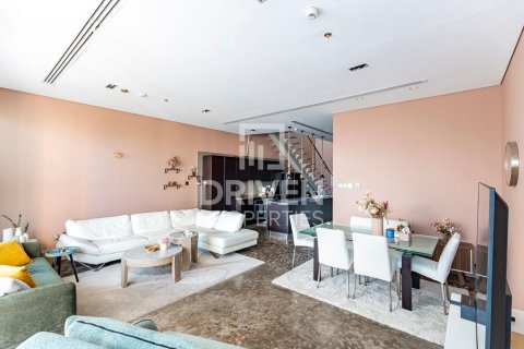 Duplex in Dubai Marina, Dubai 1 bedroom, 217.95 sq.m. № 127881 - photo 2