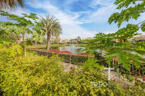 Villa in Meadows, Dubai 5 bedrooms, 465 sq.m. № 13345 - photo 3