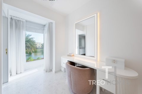 Villa in Meadows, Dubai 5 bedrooms, 465 sq.m. № 13345 - photo 21
