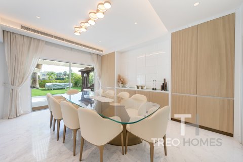 Villa in Meadows, Dubai 5 bedrooms, 465 sq.m. № 13345 - photo 6