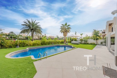 Villa in Meadows, Dubai 5 bedrooms, 465 sq.m. № 13345 - photo 24