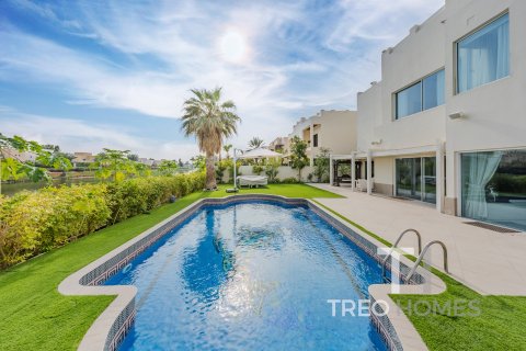Villa in Meadows, Dubai 5 bedrooms, 465 sq.m. № 13345 - photo 2