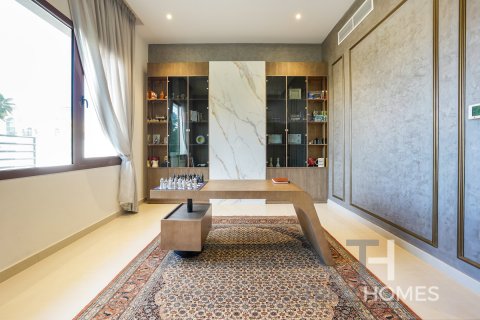 Villa in Jumeirah Park, Dubai 7 bedrooms, 578 sq.m. № 13346 - photo 13