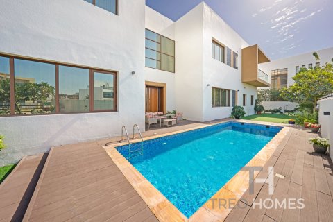 Villa in Jumeirah Park, Dubai 7 bedrooms, 578 sq.m. № 13346 - photo 2