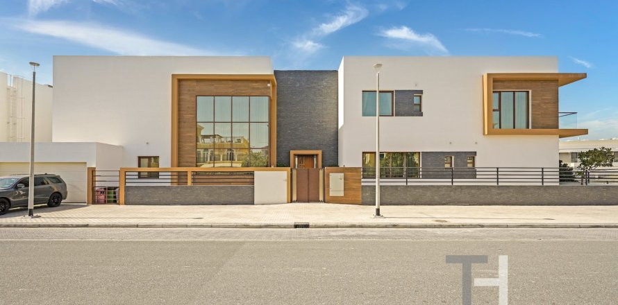 Villa in Jumeirah Park, Dubai 7 bedrooms, 578 sq.m. № 13346
