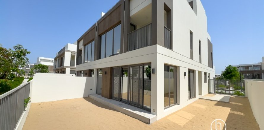 Villa en Dubai, 4 dormitorios, 233.8 m², № 77203