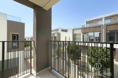 Villa en Dubai, 4 dormitorios, 233.8 m², № 77203 - foto 17