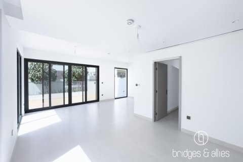 Villa en Dubai, 4 dormitorios, 233.8 m², № 77203 - foto 3