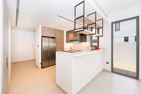 فيلا في دبي 4 غرف نوم, 222.9 م² رقم 77201 - صورة 3