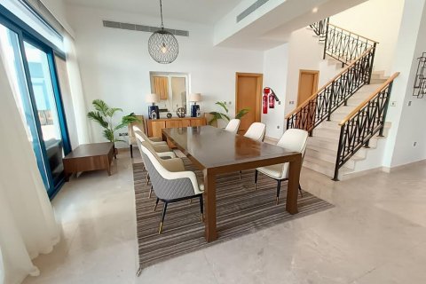 Villa en Palma Residences, Palm Jumeirah, Dubai, 4 dormitorios, 347 m², № 31121 - foto 8