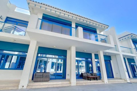 Villa en Palma Residences, Palm Jumeirah, Dubai, 4 dormitorios, 347 m², № 31121 - foto 6