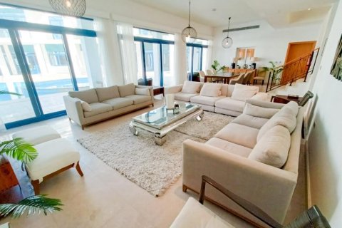 Villa en Palma Residences, Palm Jumeirah, Dubai, 4 dormitorios, 347 m², № 31121 - foto 5