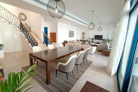 Villa en Palma Residences, Palm Jumeirah, Dubai, 4 dormitorios, 347 m², № 31121 - foto 10