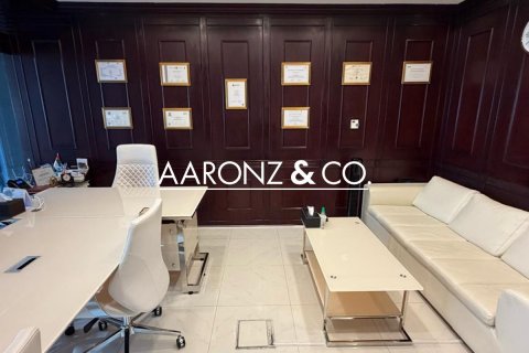 Oficina en Downtown Dubai (Downtown Burj Dubai), Dubai, 225 m², № 95377 - foto 6