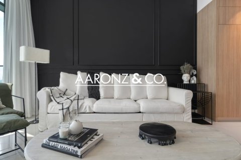 Apartment in EMAAR Beachfront, Dubai Harbour, Dubai 2 bedrooms, 112 sq.m. № 95376 - photo 4