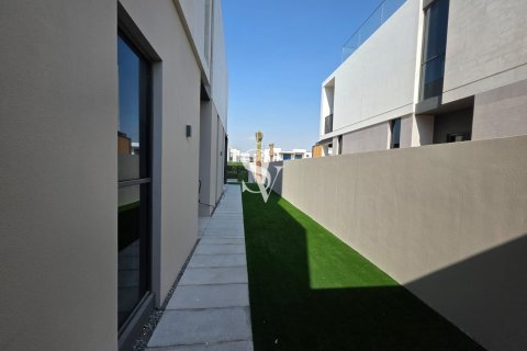 Снять в аренду виллу в Arabian Ranches 3, Дубай: 4 спальни, 448м², № 71391 - фото 7