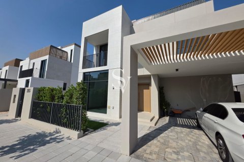 Снять в аренду виллу в Arabian Ranches 3, Дубай: 4 спальни, 448м², № 71391 - фото 5