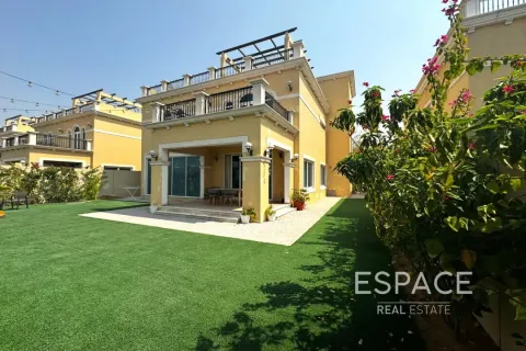 Villa en Legacy Nova Villas, Jumeirah Park, Dubai, 4 dormitorios, 510 m², № 83885