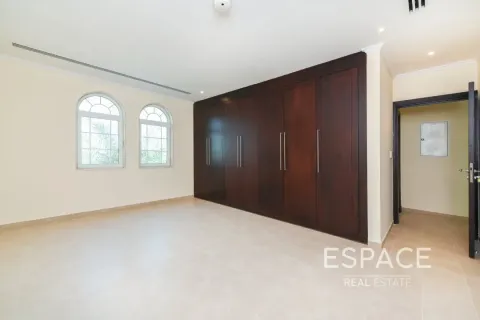 Villa en Legacy Nova Villas, Jumeirah Park, Dubai, 4 dormitorios, 510 m², № 83885 - foto 11