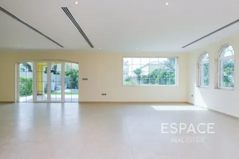 Villa en Legacy Nova Villas, Jumeirah Park, Dubai, 4 dormitorios, 510 m², № 83885 - foto 5