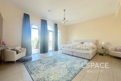 Villa en Legacy Nova Villas, Jumeirah Park, Dubai, 4 dormitorios, 455 m², № 83886 - foto 7