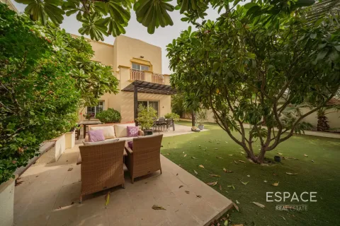 Villa in The Springs, Dubai 3 bedrooms, 245 sq.m. № 83882 - photo 2