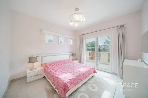 Villa in The Springs, Dubai 3 bedrooms, 245 sq.m. № 83882 - photo 6