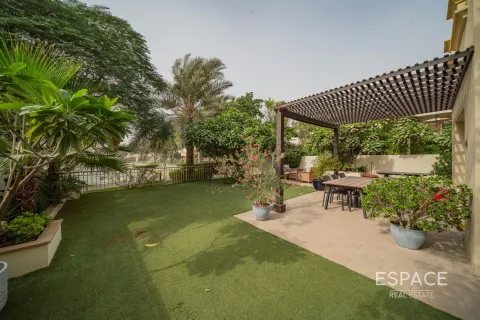 Villa in The Springs, Dubai 3 bedrooms, 245 sq.m. № 83882 - photo 18