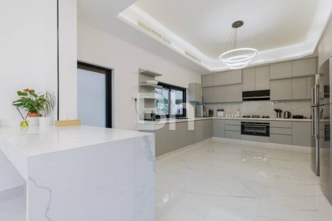 Villa in Jumeirah Park, Dubai 6 bedrooms, 650 sq.m. № 24352 - photo 2