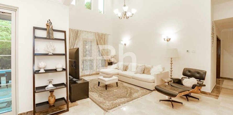 Вилла в Jumeirah Islands, Дубай, 4 спальни, 817м², № 24355