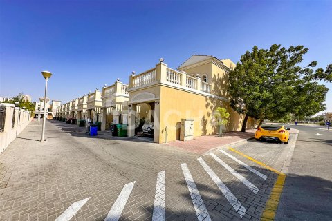 Villa in Jumeirah Village Triangle, Dubai 10 bedrooms, 152 sq.m. № 7078 - photo 26