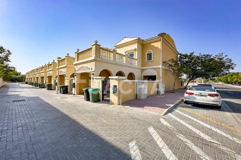 Villa in Jumeirah Village Triangle, Dubai 10 bedrooms, 152 sq.m. № 7078 - photo 1
