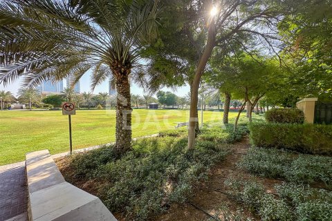 Villa in Jumeirah Village Triangle, Dubai 10 bedrooms, 152 sq.m. № 7078 - photo 5
