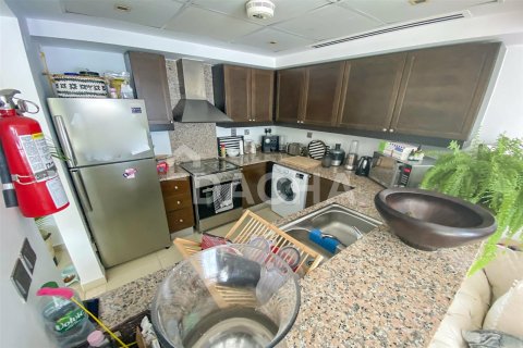 Villa in Jumeirah Village Triangle, Dubai 10 bedrooms, 152 sq.m. № 7078 - photo 14