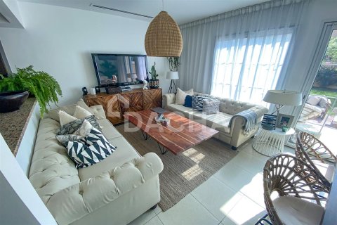 Villa in Jumeirah Village Triangle, Dubai 10 bedrooms, 152 sq.m. № 7078 - photo 15