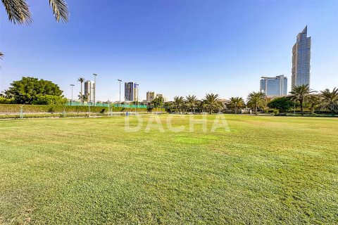 Villa in Jumeirah Village Triangle, Dubai 10 bedrooms, 152 sq.m. № 7078 - photo 8