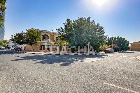 Villa in Jumeirah Village Triangle, Dubai 10 bedrooms, 152 sq.m. № 7078 - photo 3