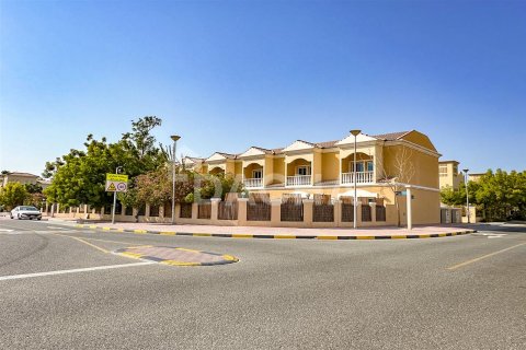 Villa in Jumeirah Village Triangle, Dubai 10 bedrooms, 152 sq.m. № 7078 - photo 28