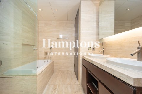 Apartment in Burj Khalifa, Dubai 1 bedroom, 89.93010400 sq.m. № 84000 - photo 6