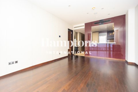 Apartment in Burj Khalifa, Dubai 1 bedroom, 89.93010400 sq.m. № 84000 - photo 10