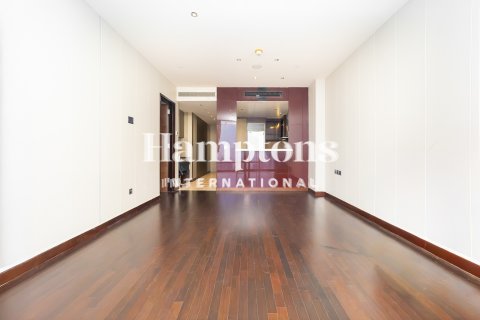 Apartment in Burj Khalifa, Dubai 1 bedroom, 89.93010400 sq.m. № 84000 - photo 8