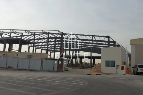 Warehouse in Dubai Investment Park, Dubai 3559 sq.m. № 38857 - photo 9