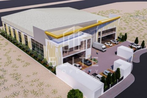 Warehouse in Dubai Investment Park, Dubai 3559 sq.m. № 38857 - photo 1